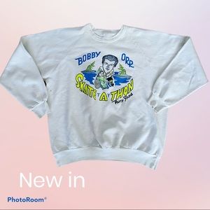 80s vintage Bobby Orr skate a thin crew neck